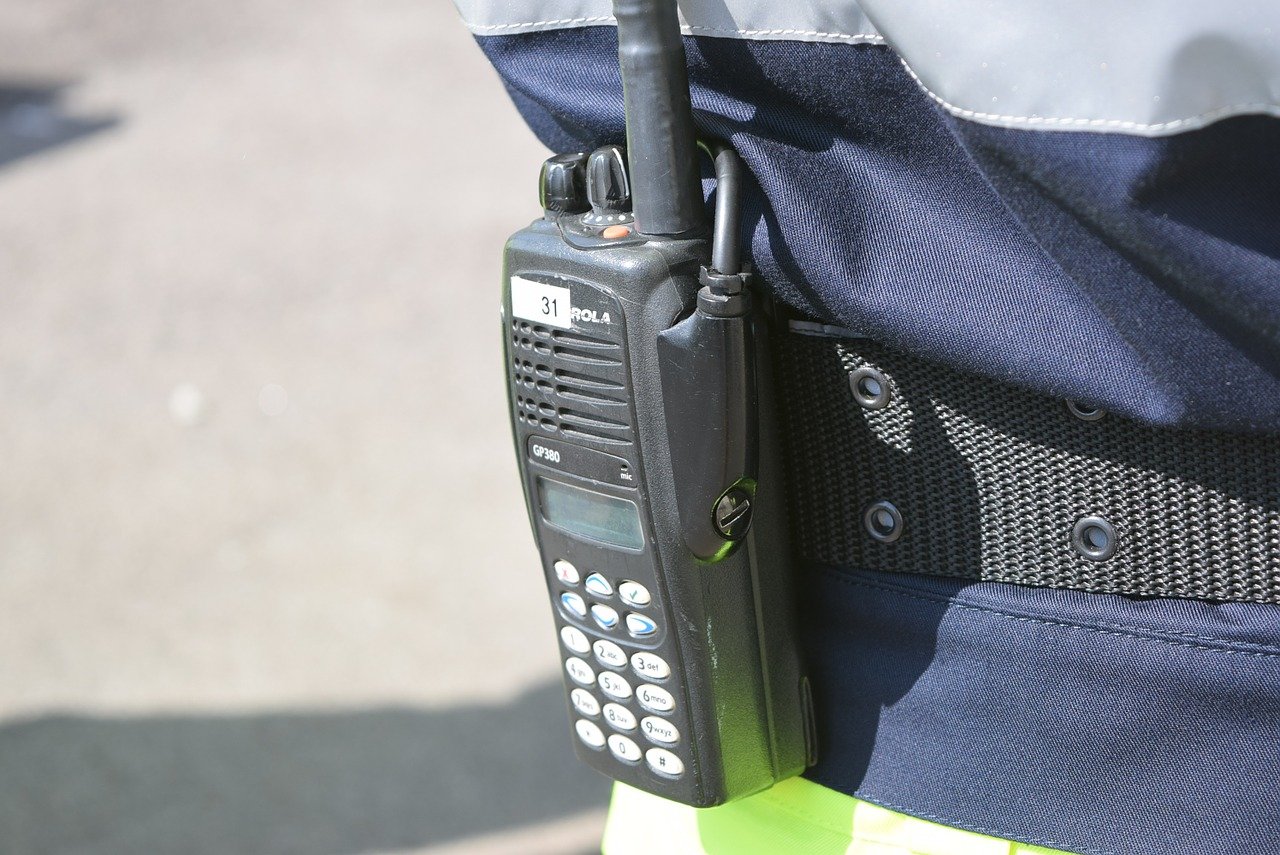 walkie talkie, emergency, radio equipment-780306.jpg
